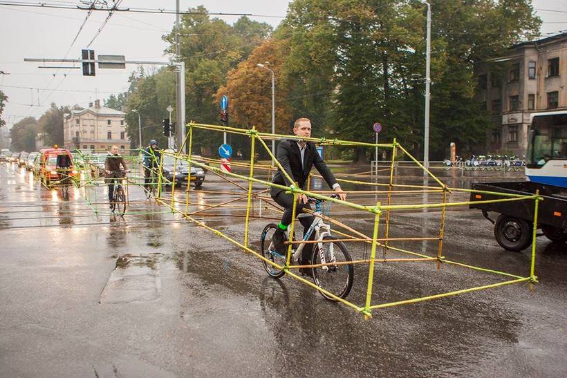 Блог - Велоперформанс активистов из Let’s Bike it в Латвии. Велоперформанс активистов из Let’s Bike it в Латвии.