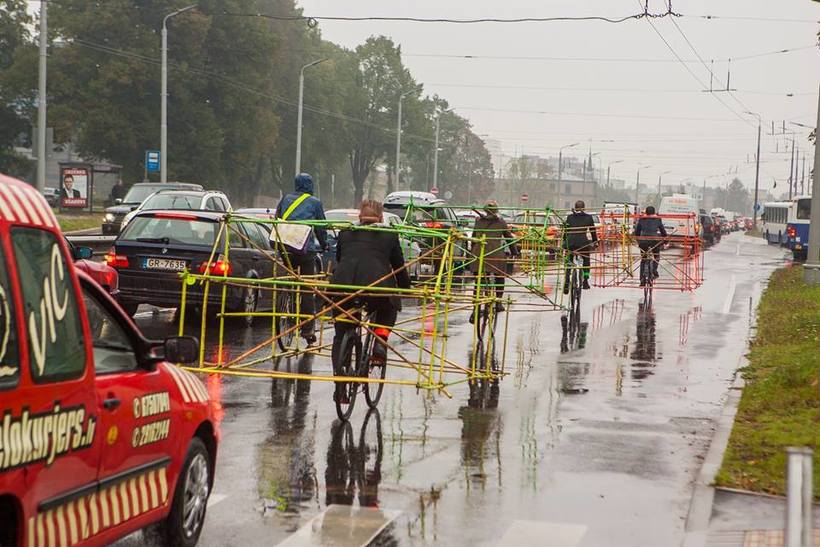 Блог - Велоперформанс активистов из Let’s Bike it в Латвии. Велоперформанс активистов из Let’s Bike it в Латвии.