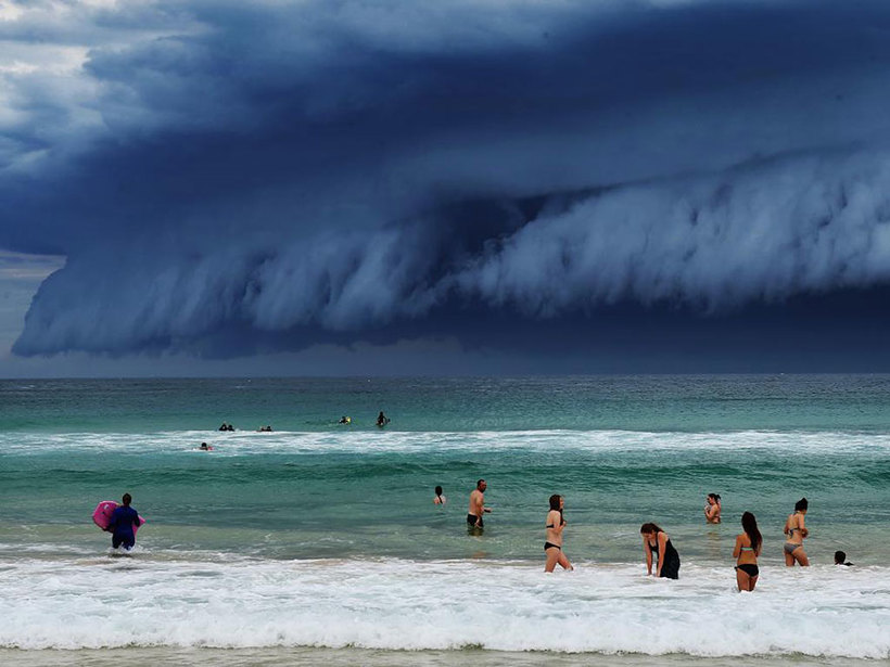 Сидней накрыло облачным цунами! Устрашающее зрелище!