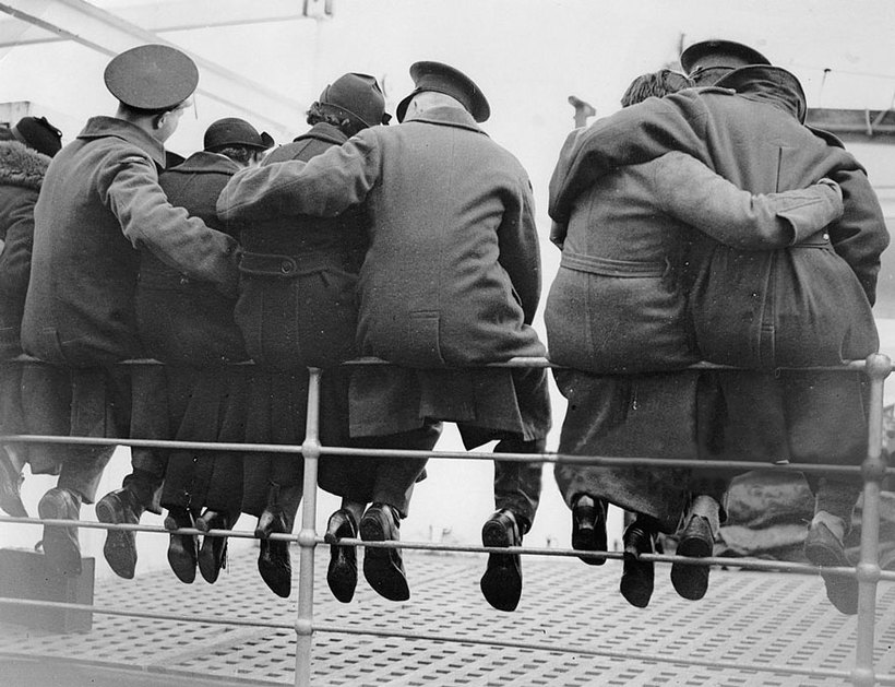 Блог - 20 исторических снимков о любви во время войны в разных странах 20 исторических снимков о любви во время войны в разных странах