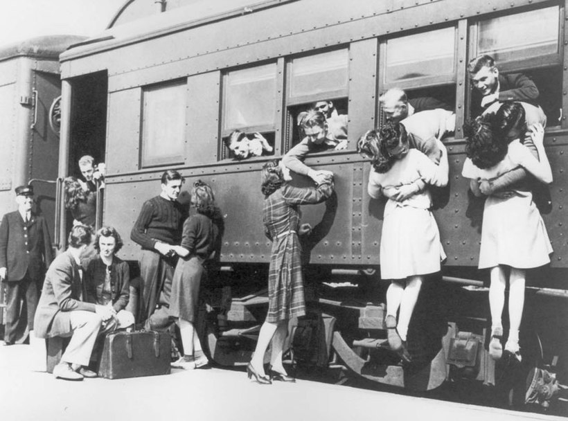 Блог - 20 исторических снимков о любви во время войны в разных странах 20 исторических снимков о любви во время войны в разных странах