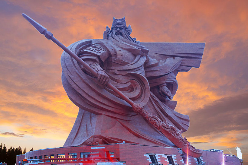 Блог - В Китае представили эпическую статую бога войны весом в 1320 тонн В Китае представили эпическую статую бога войны весом в 1320 тонн