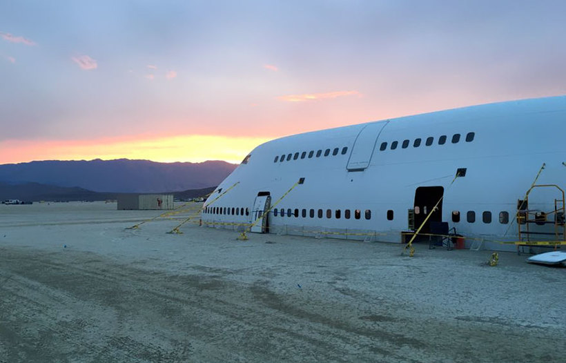 Блог - На культовом Burning Man самолет Boeing 747 превратили в самую большую арт-машину в истории На культовом Burning Man самолет Boeing 747 превратили в самую большую арт-машину в истории