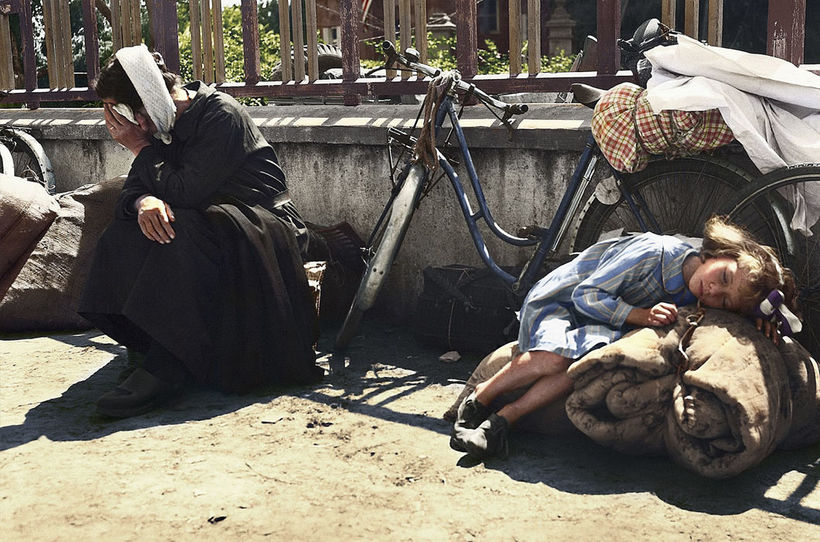 Блог - 12 врезающихся в память фото о том, как люди бежали на Ближний Восток в 40-е годы 12 врезающихся в память фото о том, как люди бежали на Ближний Восток в 40-е годы