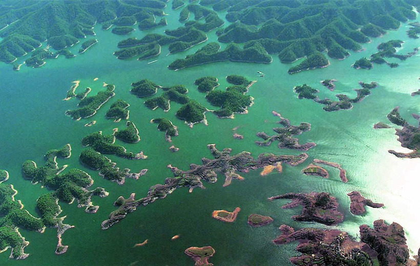 Озеро тысячи островов Цяньдаоху, на дне которого покоятся старинные города