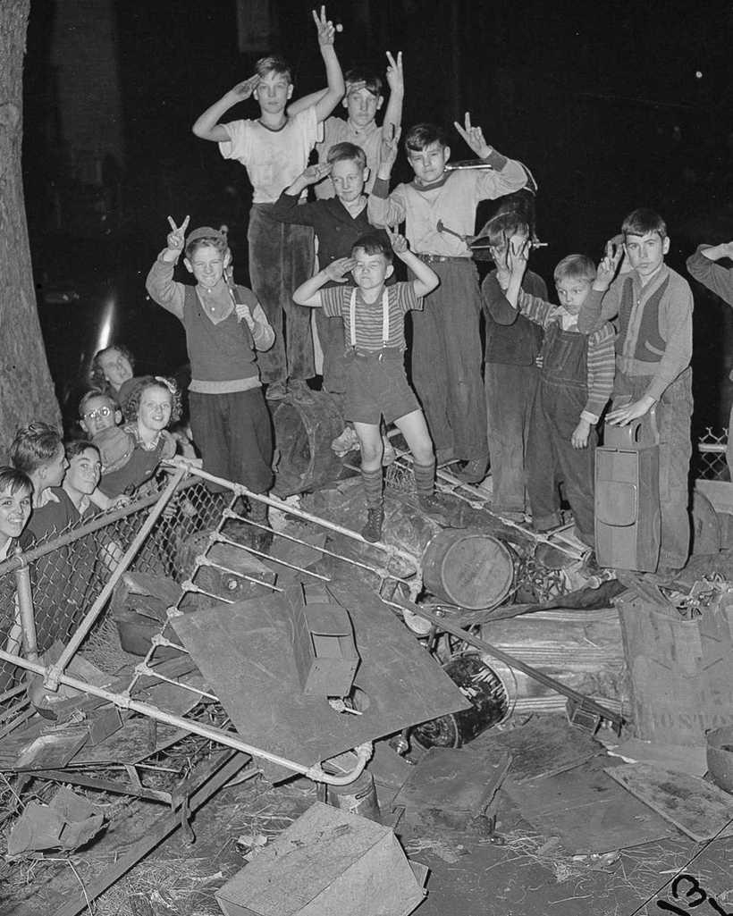 Блог - 1942 год: Как американцы собирали металлолом для военной промышленности 1942 год: Как американцы собирали металлолом для военной промышленности