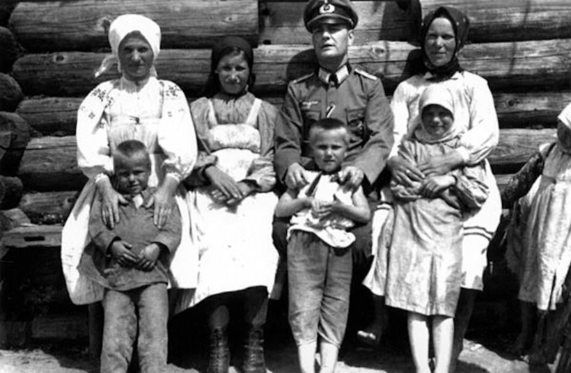 Блог - 19 снимков советской деревни, сделанных немецким фотографом в 1941-1943 годах 19 снимков советской деревни, сделанных немецким фотографом в 1941-1943 годах