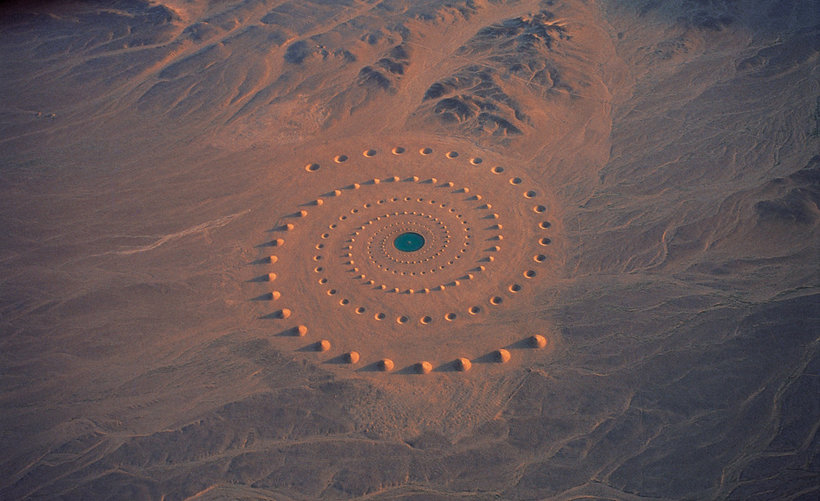 8 очень странных вещей, обнаруженных в пустынях по всему миру
