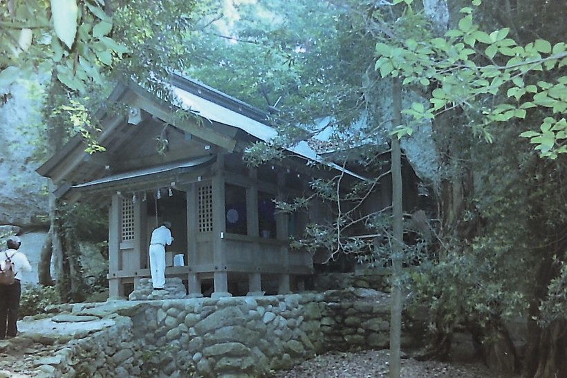 Окиносима — священный японский остров только для мужчин