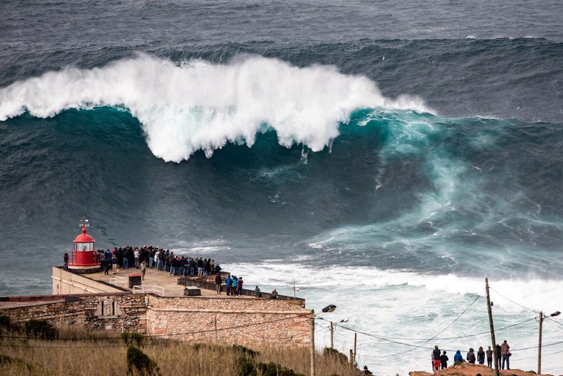 Самые высокие волны в мире, и где можно посмотреть на чудовищных гигантов