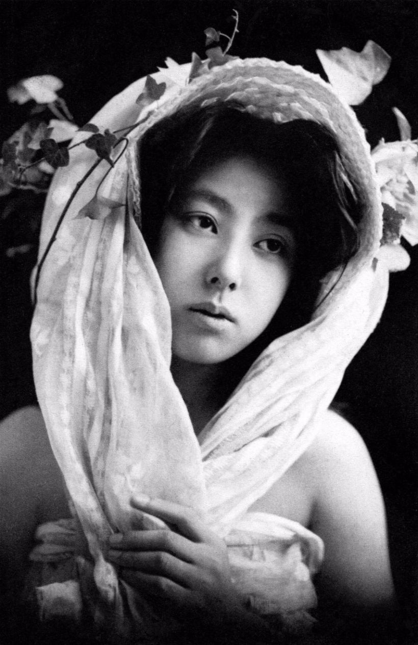 Блог - Гейши без кимоно: 18 студийных фотографий молодых гейш в непривычных образах Гейши без кимоно: 18 студийных фотографий молодых гейш в непривычных образах