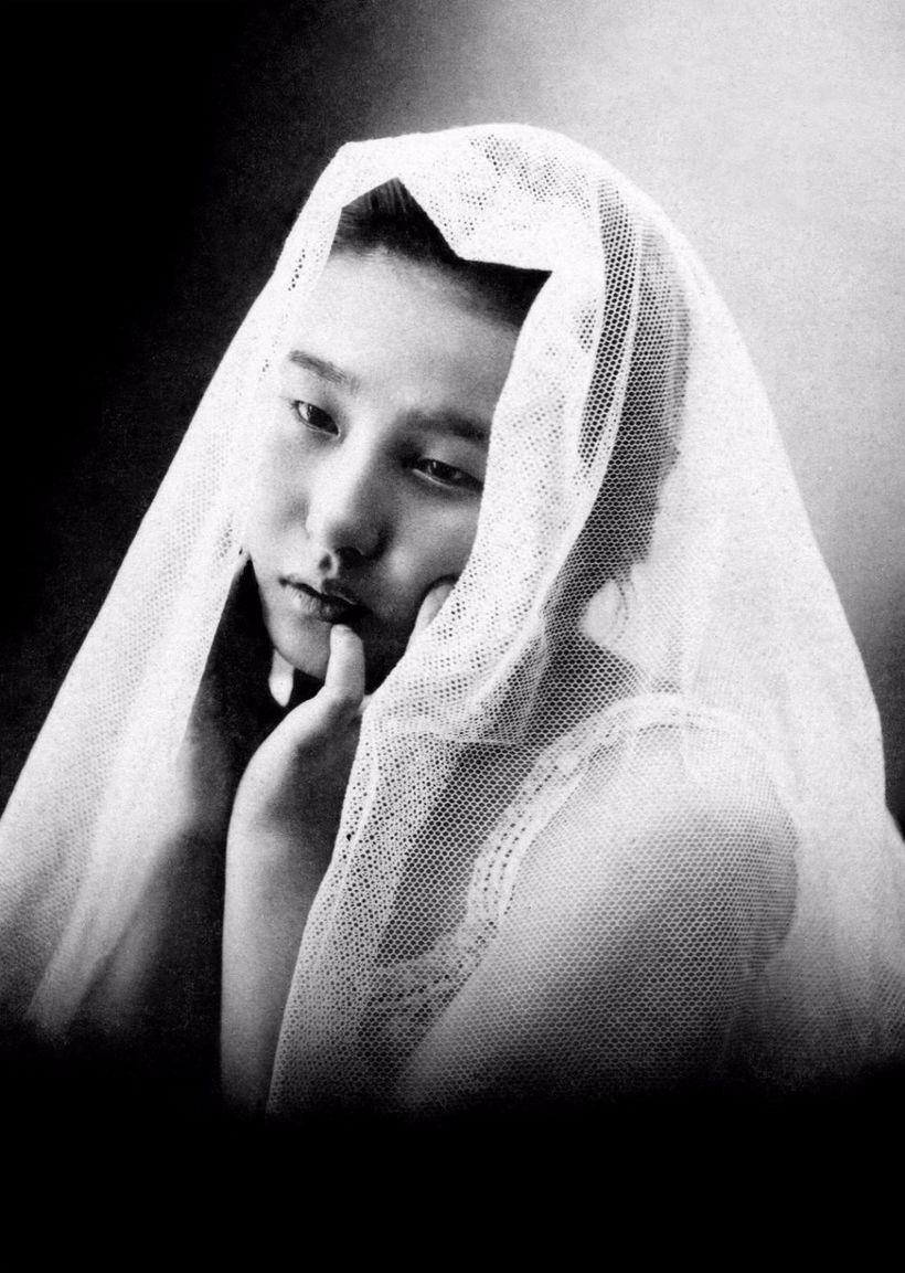 Блог - Гейши без кимоно: 18 студийных фотографий молодых гейш в непривычных образах Гейши без кимоно: 18 студийных фотографий молодых гейш в непривычных образах
