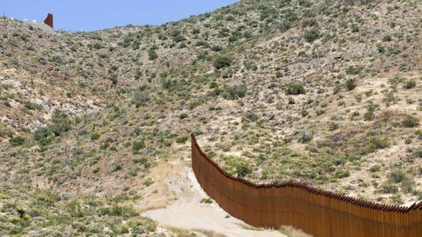 Блог - В США компания купила землю на границе с Мексикой и не дает Трампу построить стену В США компания купила землю на границе с Мексикой и не дает Трампу построить стену