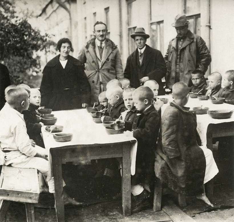 Блог - Голод в Поволжье: фотографии, сделанные иностранцами в России в 1920-х Голод в Поволжье: фотографии, сделанные иностранцами в России в 1920-х