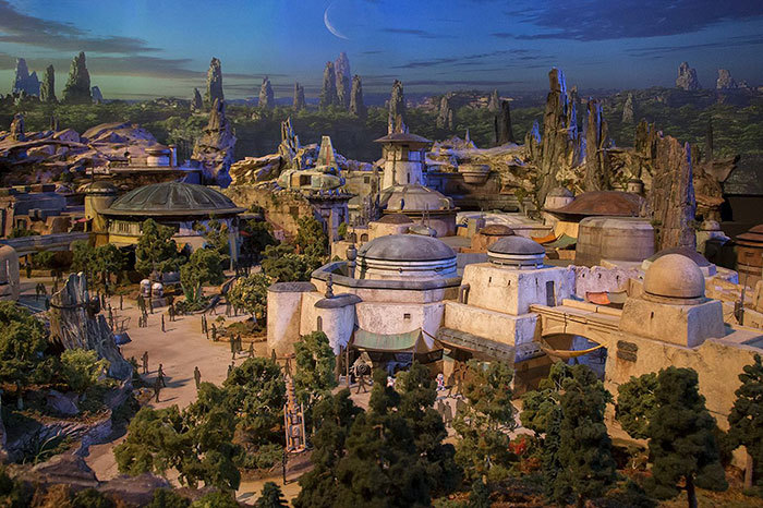 Блог - Disney вложила 2 млрд долларов в парк «Звездных войн», и результат будет потрясающим Disney вложила 2 млрд долларов в парк «Звездных войн», и результат будет потрясающим