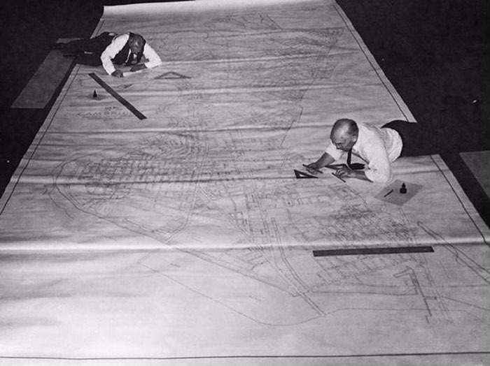 Блог - 19 винтажных фото о том, как работали люди до того, как появился AutoCAD 19 винтажных фото о том, как работали люди до того, как появился AutoCAD