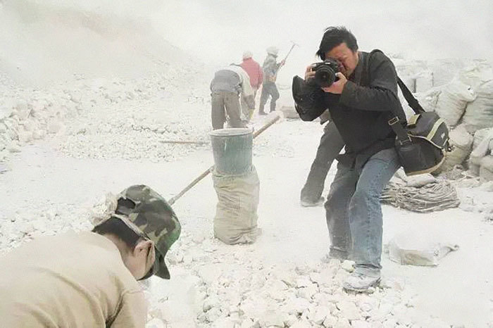 Блог - В Китае исчез знаменитый фотограф: 14 его фото, из-за которых это могло произойти В Китае исчез знаменитый фотограф: 14 его фото, из-за которых это могло произойти
