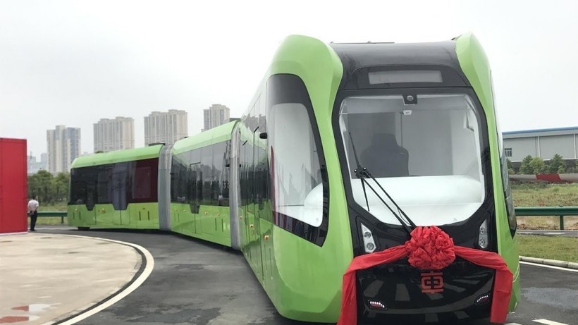 В Китае появились безрельсовые поезда, которые работают без машиниста