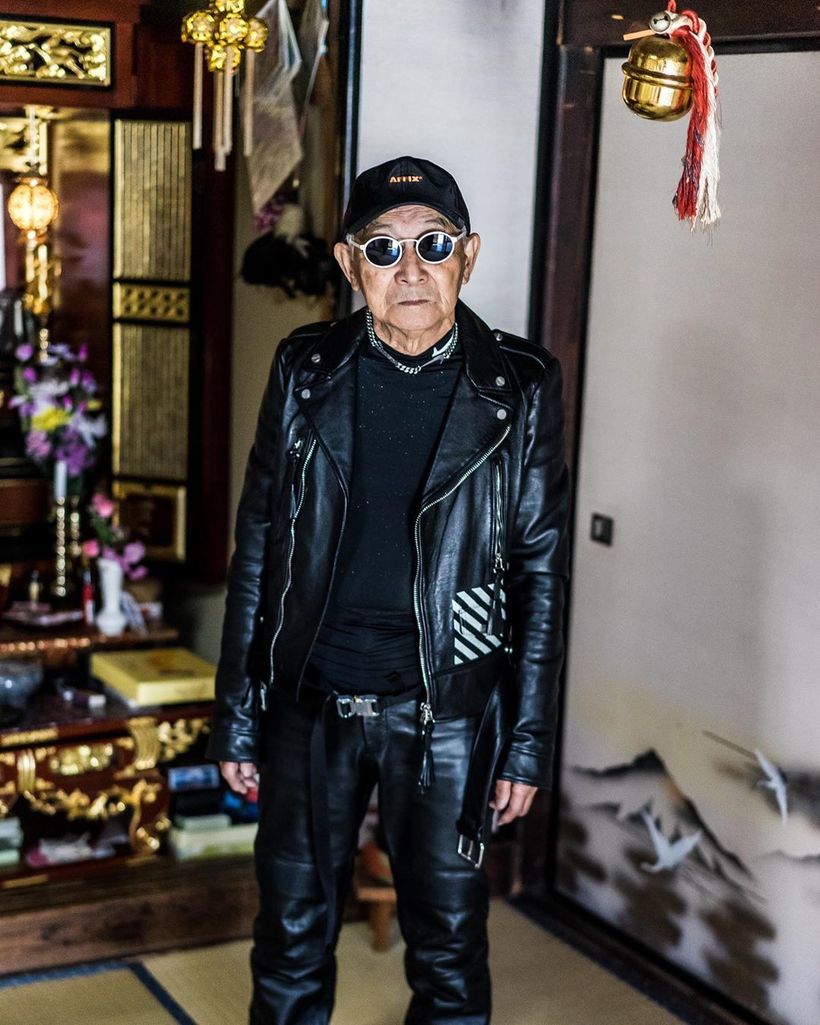 Блог - 84-летний японец стал новой звездой Инстаграма, фотографируясь в одежде своего внука 84-летний японец стал новой звездой Инстаграма, фотографируясь в одежде своего внука