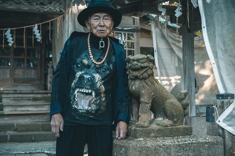 Блог - 84-летний японец стал новой звездой Инстаграма, фотографируясь в одежде своего внука 84-летний японец стал новой звездой Инстаграма, фотографируясь в одежде своего внука