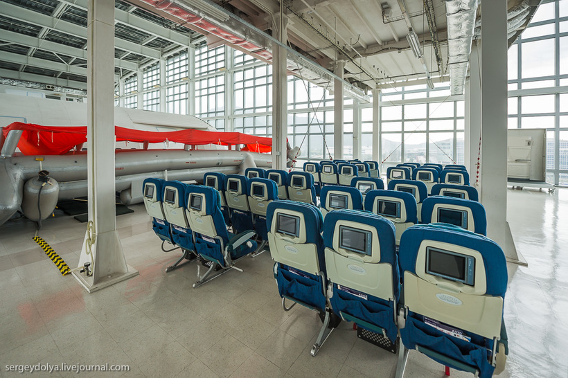 Как тренируют бортпроводников? 