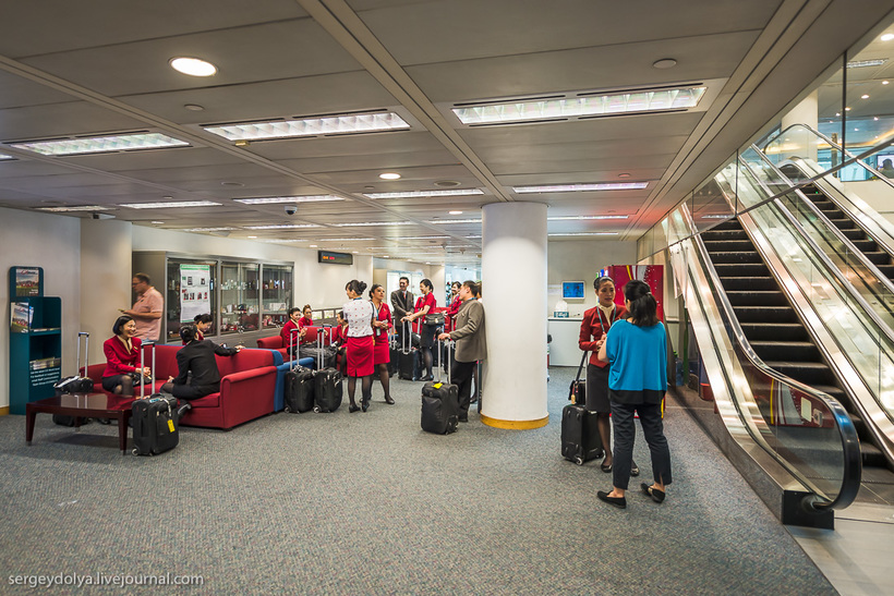 Как тренируют бортпроводников? 