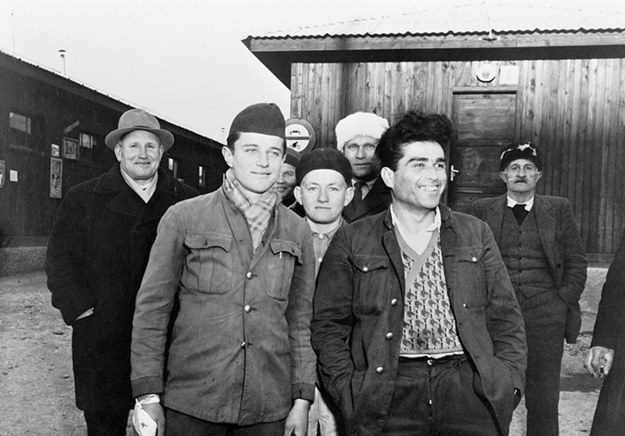 Блог - 19 снимков о том, как выглядела иммиграция в Австралию в 20 веке 19 снимков о том, как выглядела иммиграция в Австралию в 20 веке