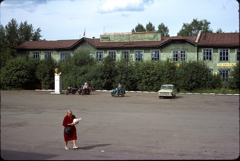 Блог - Француз снял СССР из окна поезда в 1975 году Француз снял СССР из окна поезда в 1975 году