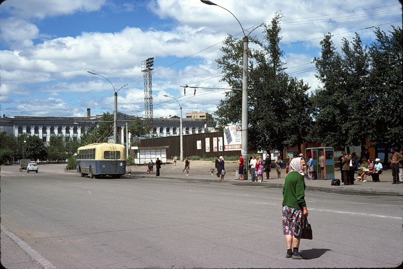 Блог - Француз снял СССР из окна поезда в 1975 году Француз снял СССР из окна поезда в 1975 году