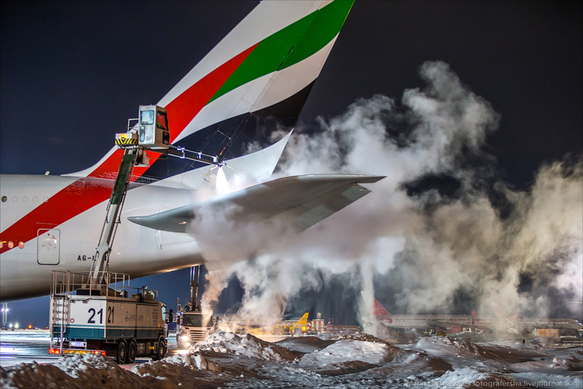 Как обслуживают самый большой самолет 