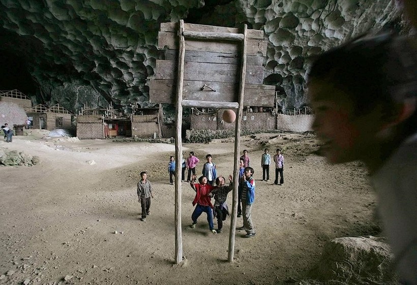 Блог - В этой гигантской пещере живет 100 человек, и даже была школа В этой гигантской пещере живет 100 человек, и даже была школа