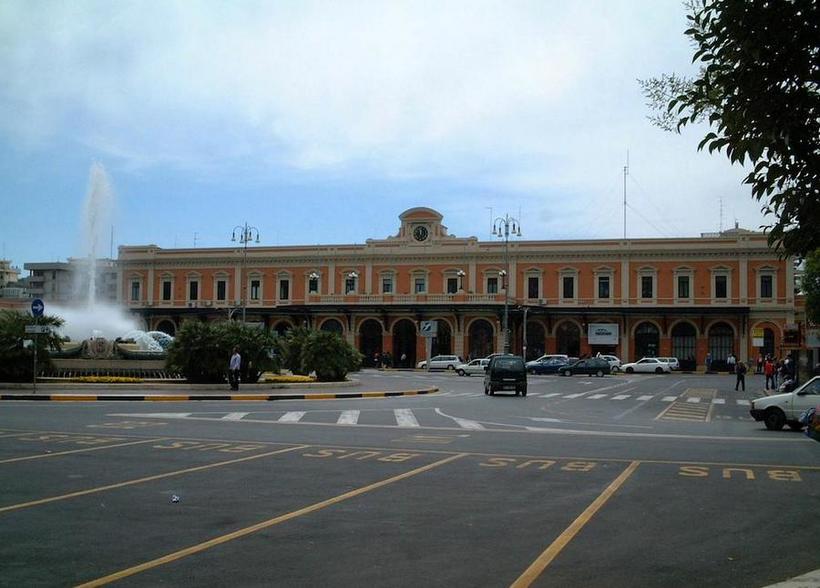 Железнодорожная станция Bari Centrale