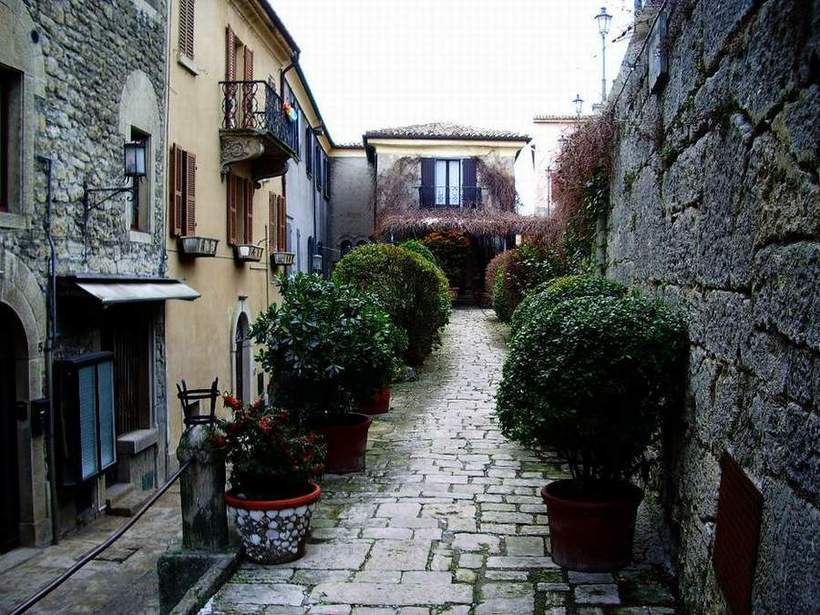 Узкие дорожки в Сан-Марино