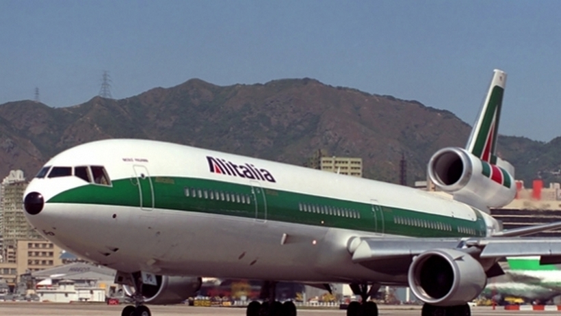 Самолет авиакомпании AlItalia