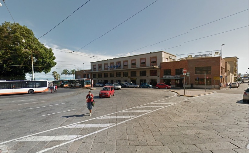 Автостанция на Piazza Matteotti в Кальяри