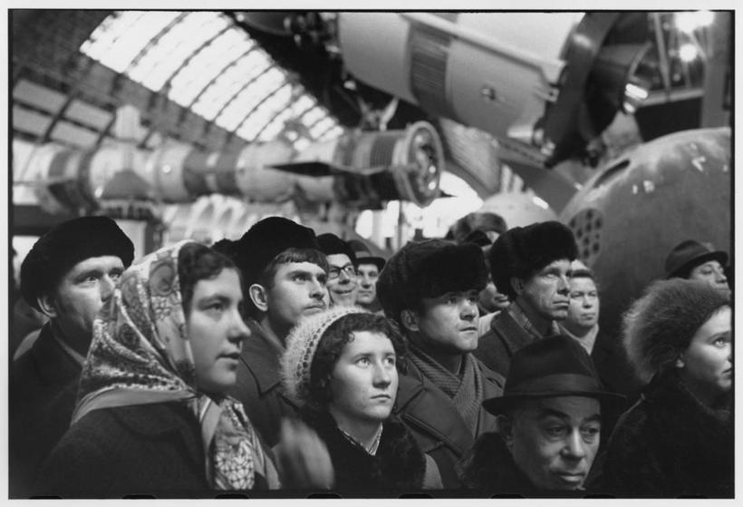 Блог - 15 атмосферных фотографий о жизни советских граждан от Анри Картье-Брессона 15 атмосферных фотографий о жизни советских граждан от Анри Картье-Брессона