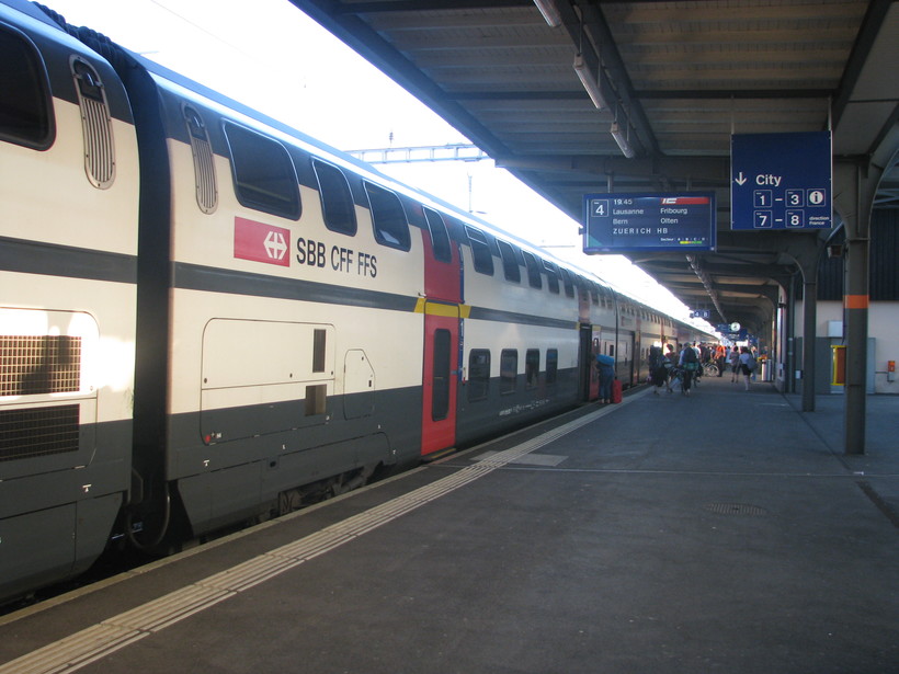 Поезд до Лозанны