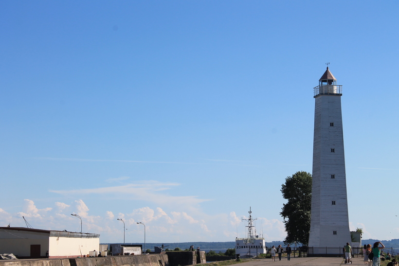 Маяк на Петровской пристани