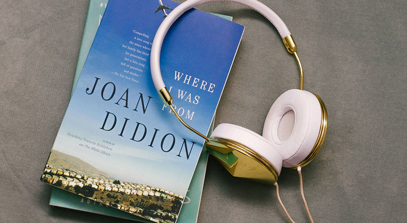 книга и наушники книга и наушники