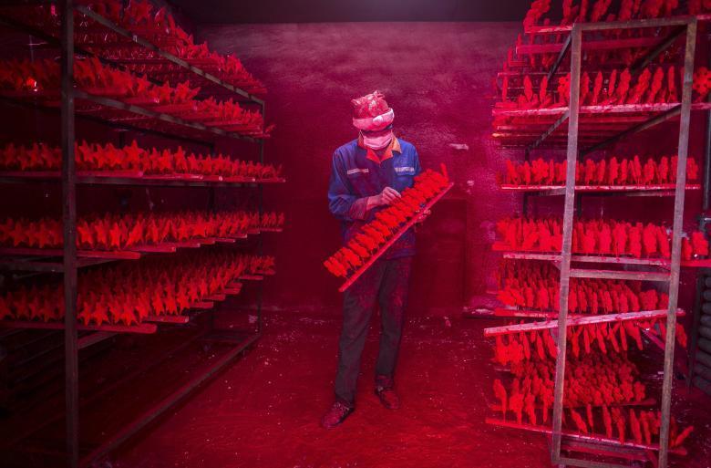 Блог - 20 фотографий, демонстрирующих, как проходит работа на различных фабриках Китая 20 фотографий, демонстрирующих, как проходит работа на различных фабриках Китая
