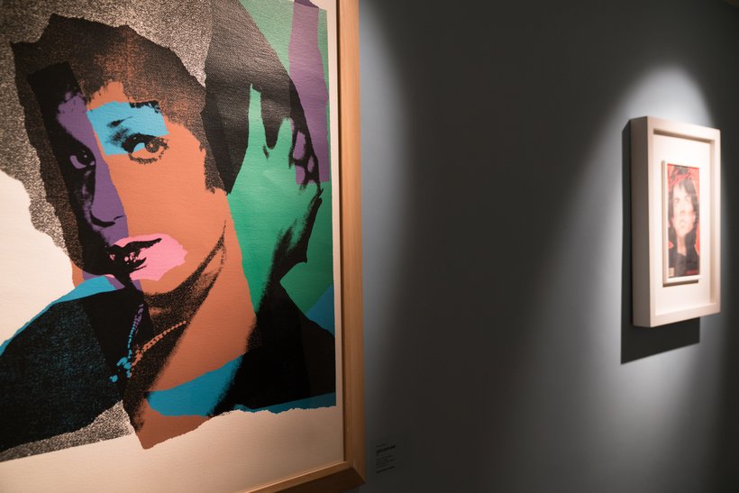 Блог - Диалог поп-арта Энди Уорхола и инсталляции Симоне Д’Ауриа в отеле Gallery Hotel Art Диалог поп-арта Энди Уорхола и инсталляции Симоне Д’Ауриа в отеле Gallery Hotel Art