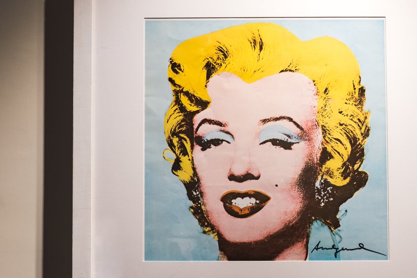Блог - Диалог поп-арта Энди Уорхола и инсталляции Симоне Д’Ауриа в отеле Gallery Hotel Art Диалог поп-арта Энди Уорхола и инсталляции Симоне Д’Ауриа в отеле Gallery Hotel Art