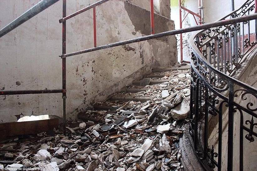 Блог - Вместо дома замок: пара австралийцев реставрирует шато эпохи Людовика XV Вместо дома замок: пара австралийцев реставрирует шато эпохи Людовика XV