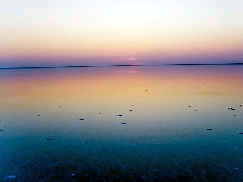 Природа, способная исцелить: самое соленое озеро России