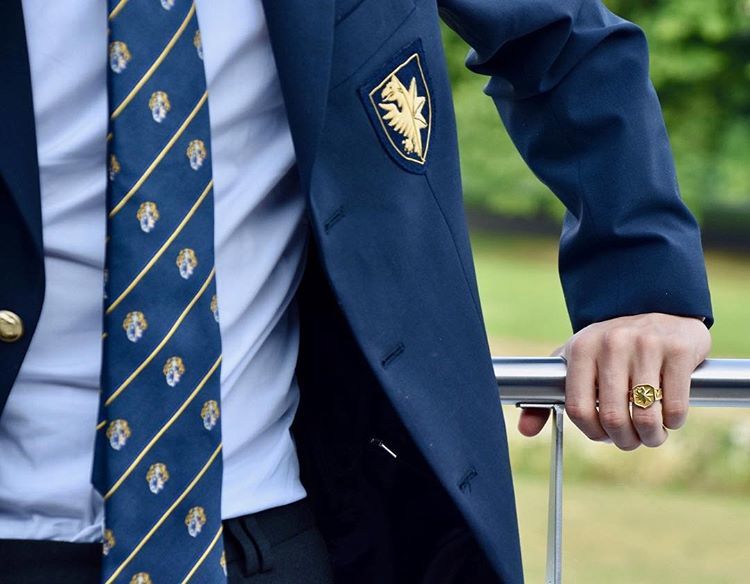 Как живут и учатся дети в самой дорогой школе мира, расположенной в Швейцарии