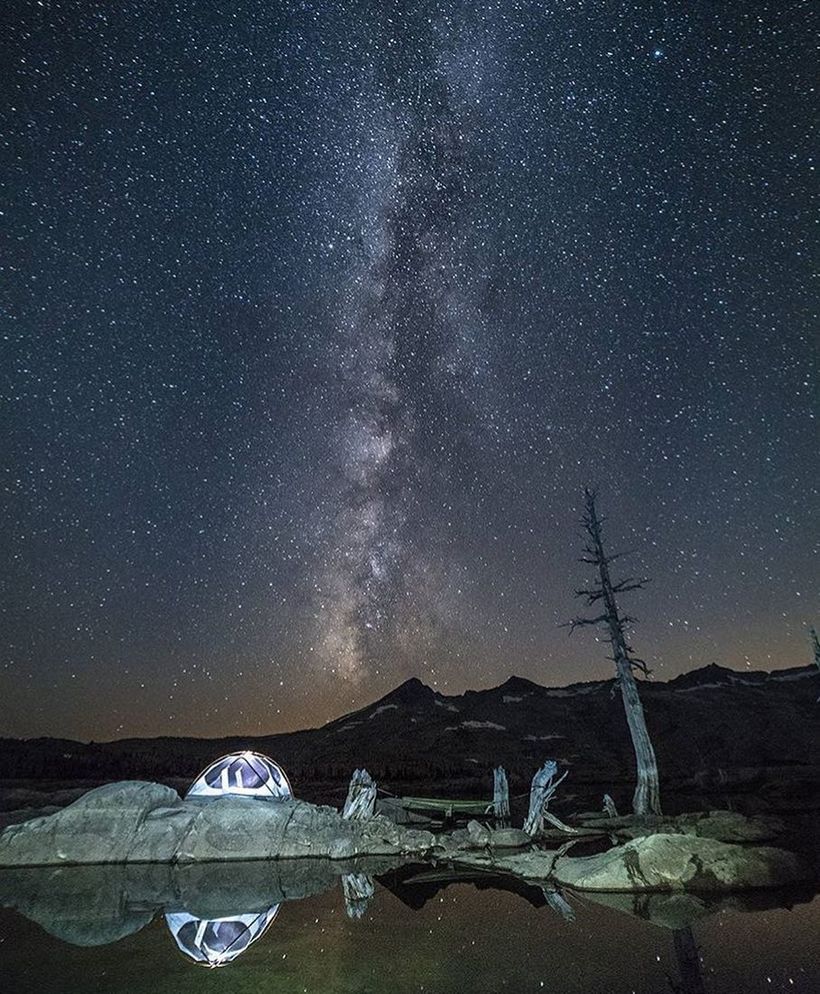Девушка разоблачает фотографии тревел-блогеров с опасными ночевками