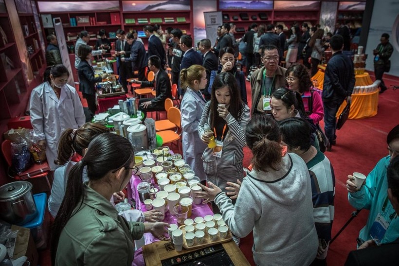 Зеленые моря плантаций Китая, где производят четверть всего чая в мире