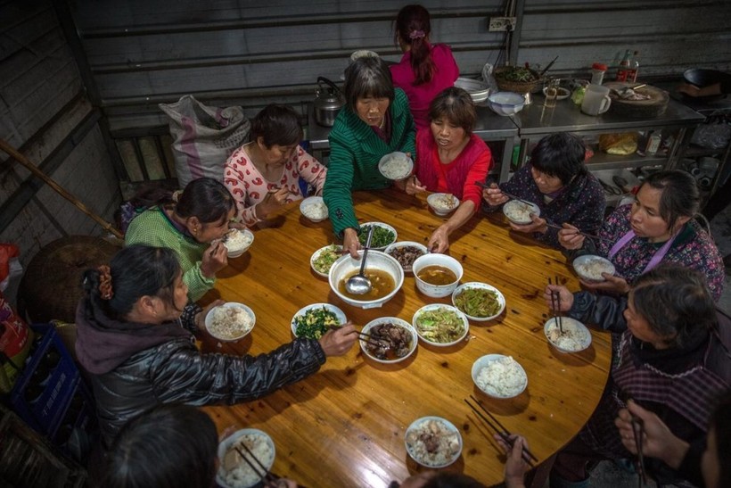 Зеленые моря плантаций Китая, где производят четверть всего чая в мире