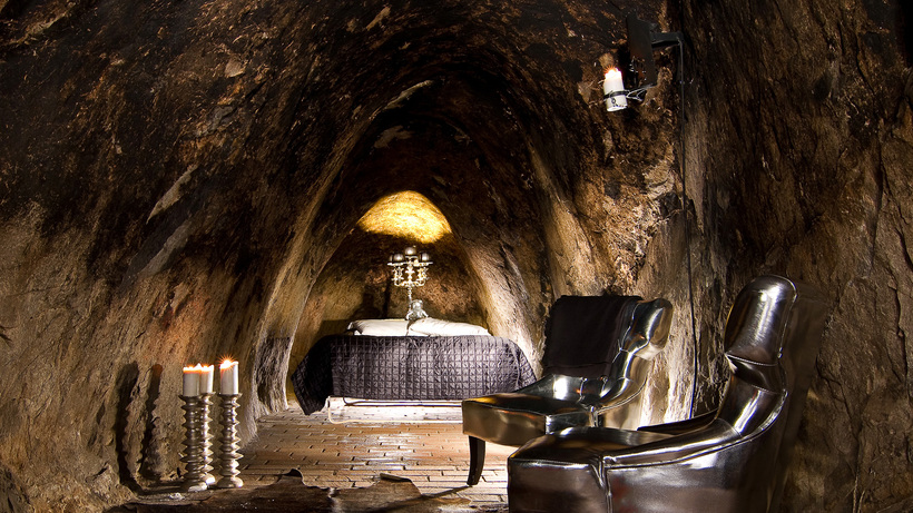 Девять необычных отелей, которые находятся в пещерах