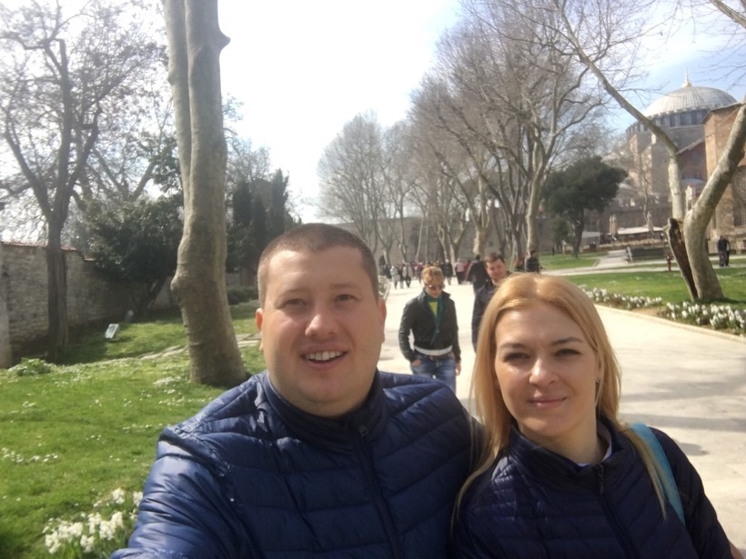 Я с мужем на территории дворца Топкапы